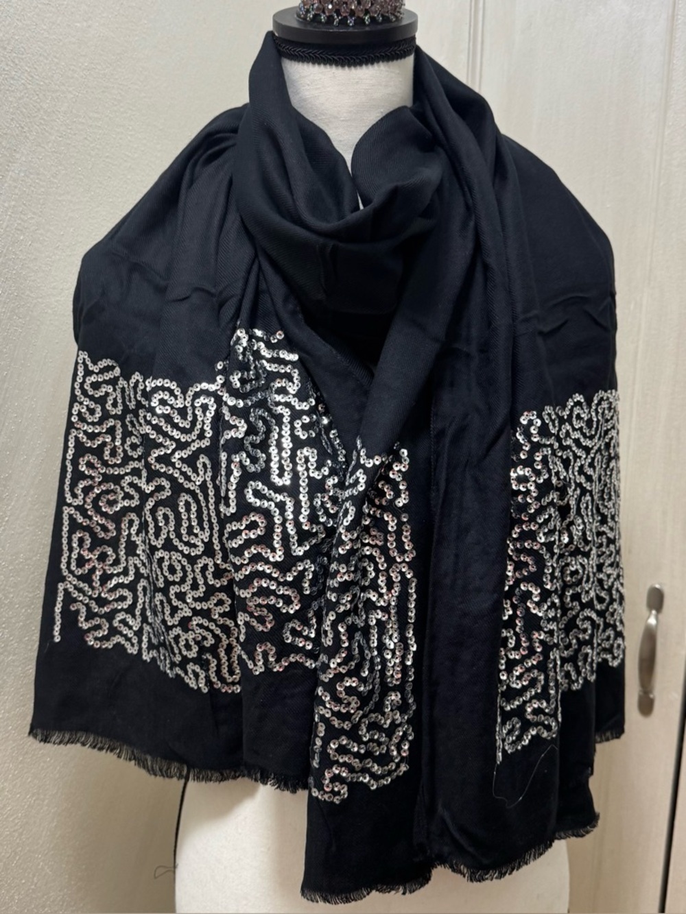 Elizabeth Gillett Black Viscose Silver sequins embroidered Shawl Scarf 70”x40” - Picture 2 of 11